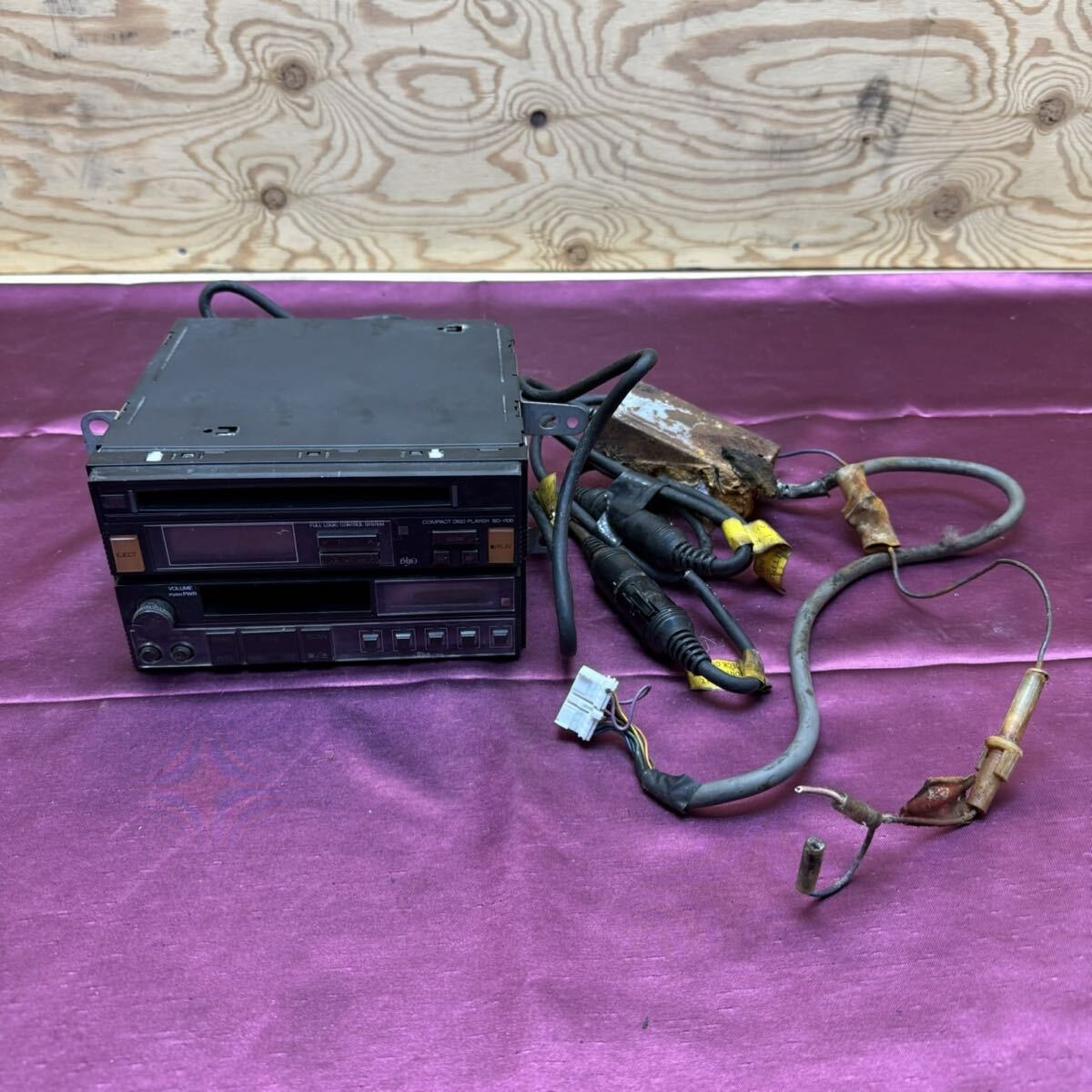 R81102 希少品富士通テン SD-1100 CDプレイヤー カーオーディオ 旧車 FUJITSU TEN クラウン クレスタ