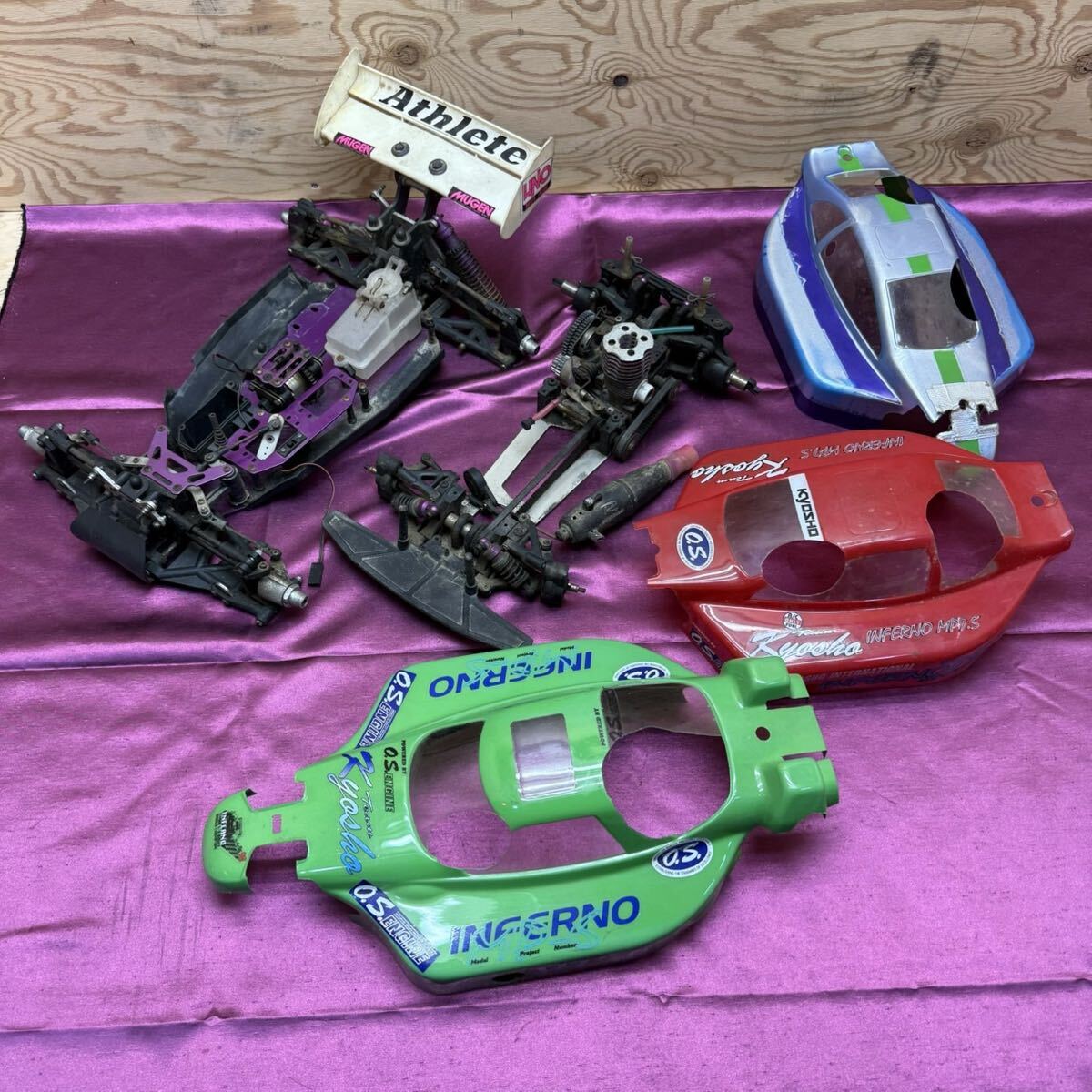 R81220 ラジコン シャーシ ボディ 無限精機 ? アスリート ? サベージ ? HPI ? バギー エンジンRC ホビー INFERNO ? インフェルノ ? 京商 ?