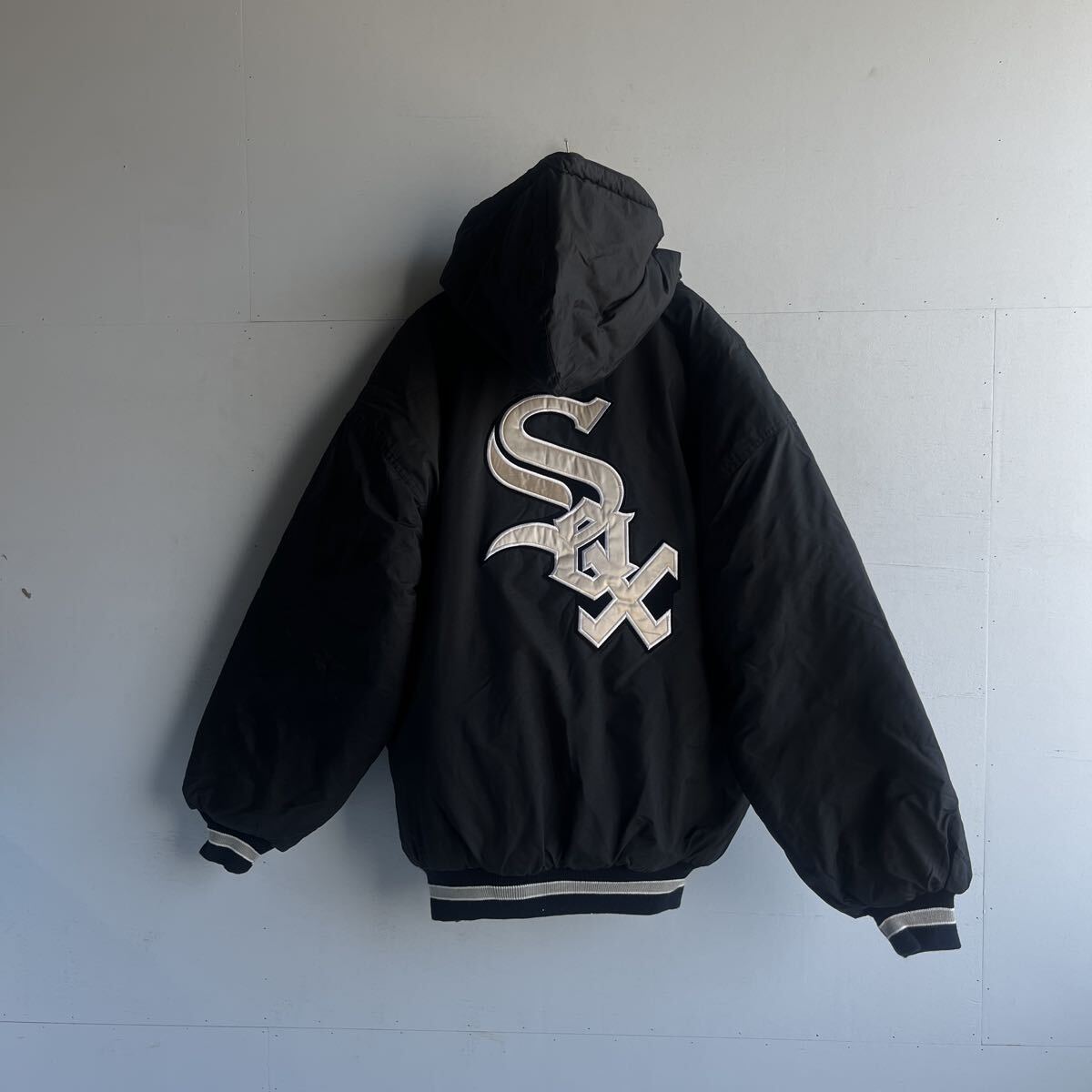 【YS854】90s STARTER スターター シカゴ・ホワイトソックス MLB 中綿入り ナイロンジャケット スタジャン ブラック メンズ M ロゴ入り