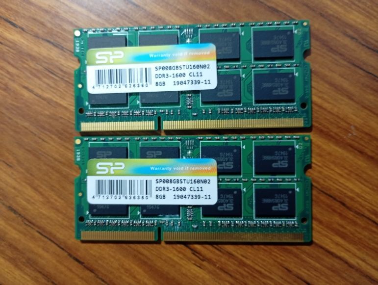■【1.5v】 合計16GB（8GB×2枚)　PC3-12800S　シリコンパワー純正　揃いペア