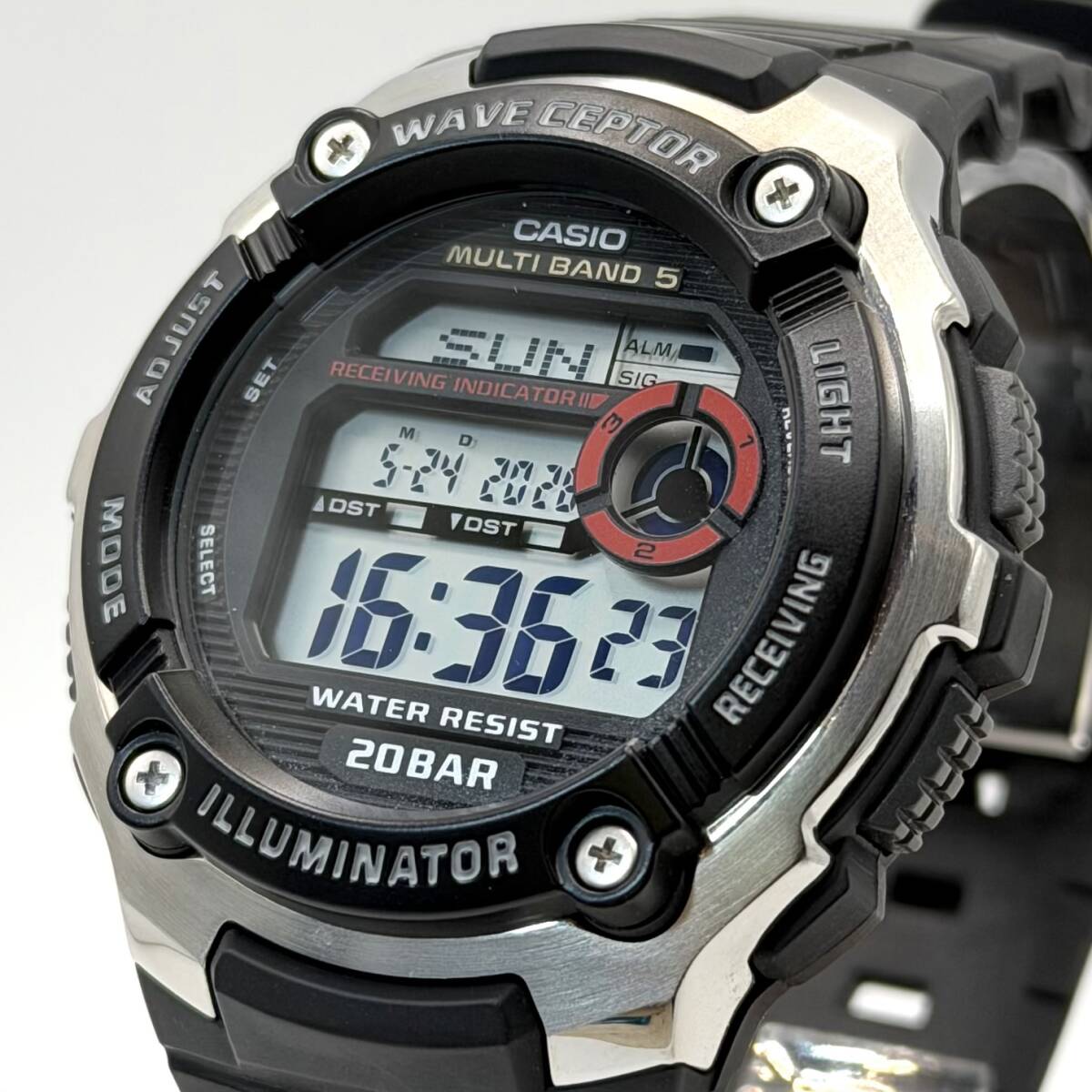 [美品] CASIO ウェーブセプター WV-200R マルチバンド5 ワールドタイム カシオ 電波時計 デジタル 腕時計 メンズ