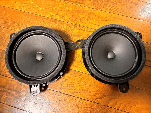  アクア ヤリス カローラ 純正 スピーカー ２個