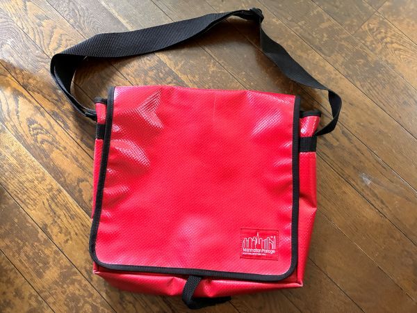 Manhattan Portage メッセンジャー ショルダー バッグ 赤 PVC 無地 マンハッタンポーテージ