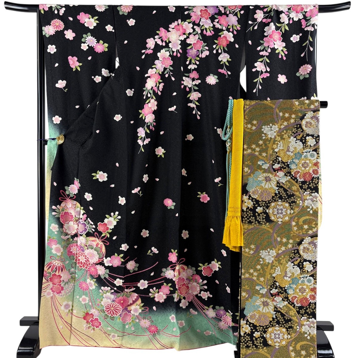 【美品】 振袖 身丈170cm 裄丈67.5cm L 袷 袋帯フルセット 菊 桜 金通し 金彩 黒 正絹 名品 【中古】