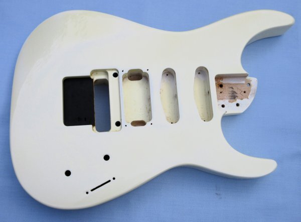 FERNANDES　フェルナンデス　FRボディ　スクエアエッジの中期型　ホワイト　程度良し　90年製FERNANDES FR-65