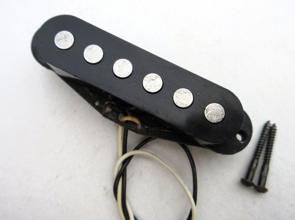 TOKAI　トーカイ　ラージポールピース　シングル　カバー付き　直付け　レア物　ミドルポジション　1991年製TOKAI Kramer 6000