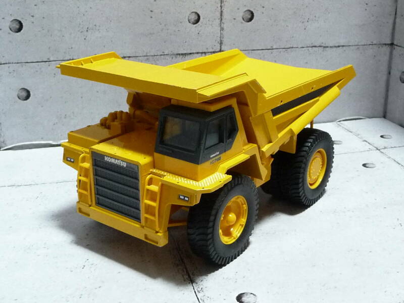 KOMATSU HD785 ダンプトラック　建設トラック