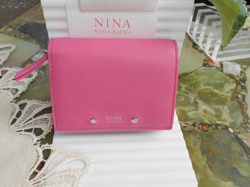 特価★新品値札付★NINA RICCI エディットパース 牛革二つ折財布 送料込箱入★ピンク かぶせ型★ニナリッチ イタリア製ソフトリアルレザー 