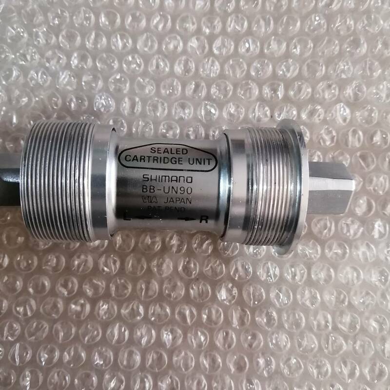 SHIMANO　XTR　ボトムブラケット　107mm　BB　MTB　美品　　JAPAN　テーパー