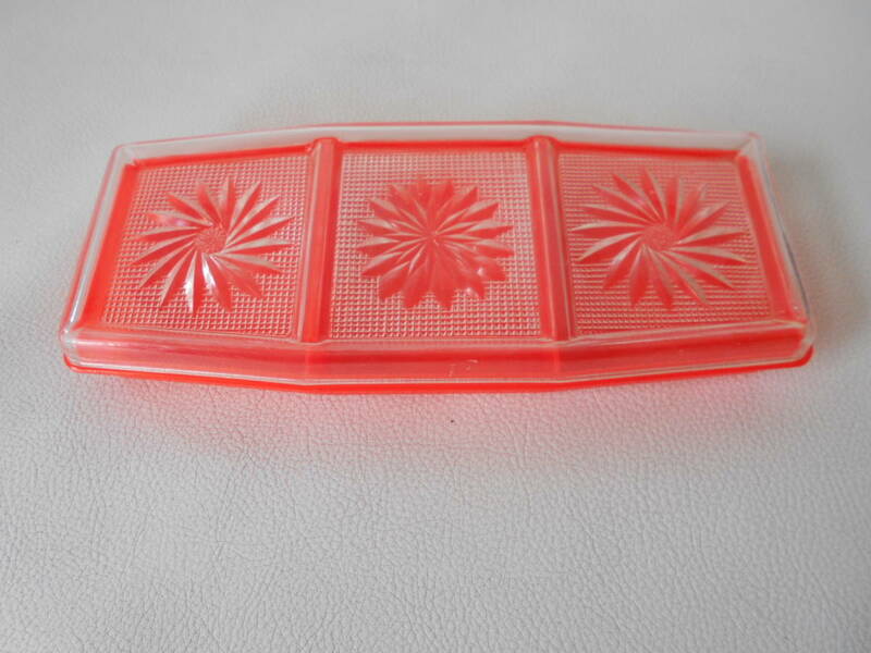 K / 昭和レトロポップ 樹脂製 小物ケース 3分割 オレンジ色 透明の蓋 中古品