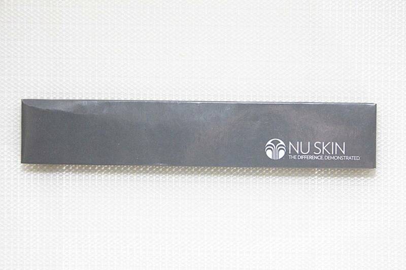 ■233■ 【送料185円】 ニュースキン オリジナル扇子 NUSKIN Original Fan (UVチェック機能付)