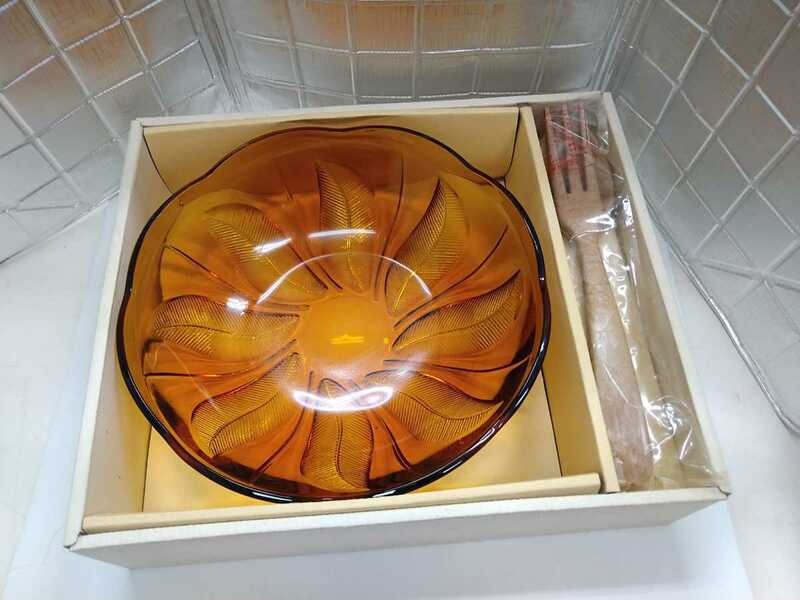 昭和レトロ アンバーガラス　サラダボウル　大皿　フォークスプーン付　映画　小道具　おもてなし　琥珀色　アンティーク　ラスト