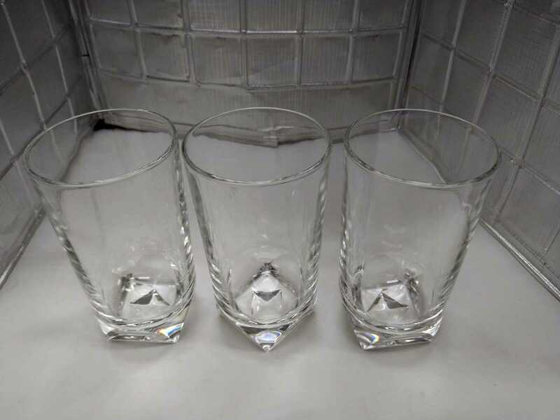 昭和レトロ　新品　重厚感のある質のいい　グラス　3個セット　喫茶店　スナック　バー　タンブラー　シンプル　水割り　ウイスキー
