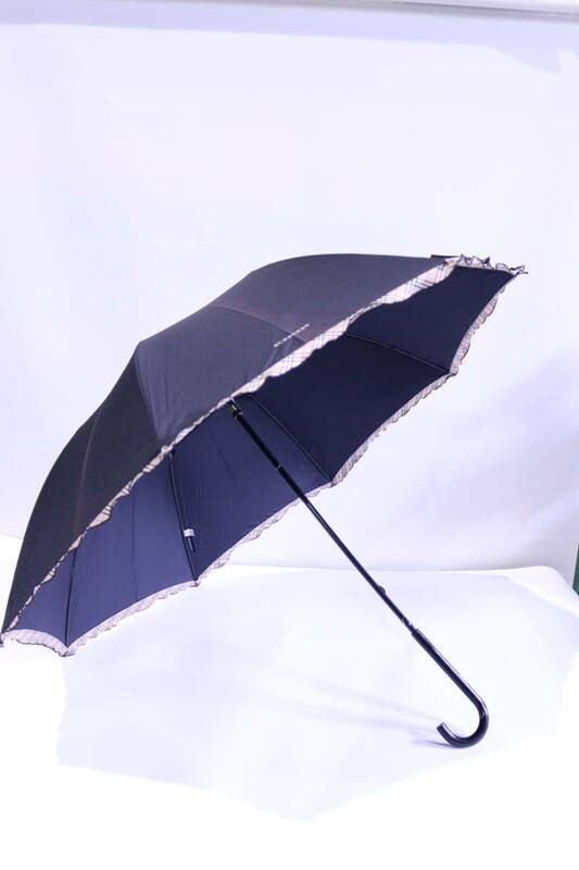 NU0090●【SALE】BURBERRY　バーバリー 雨傘 女性用 中古　黒　ノバチェックフリル