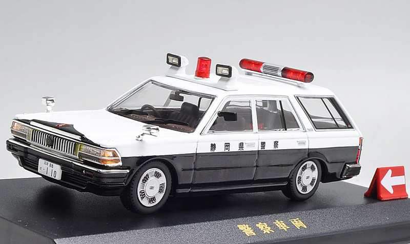 ■アオシマDISM■日産 Y30 セドリックバン 交通事故処理車 静岡県警察（1/43スケール）パトロールカー