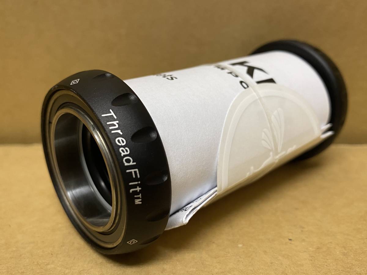 CHRIS KING クリスキング　ThreadFit 24 BB　ステンレススチールベアリング マットジェット　新品未使用　正規品
