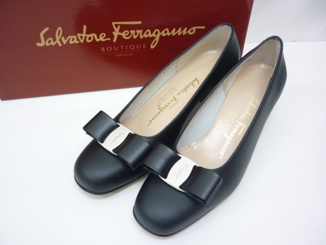 Salvatore Ferragamo サルヴァトーレ フェラガモ パンプス ヴァラ レザー マット ブラック 黒 　5 1/2 C　a