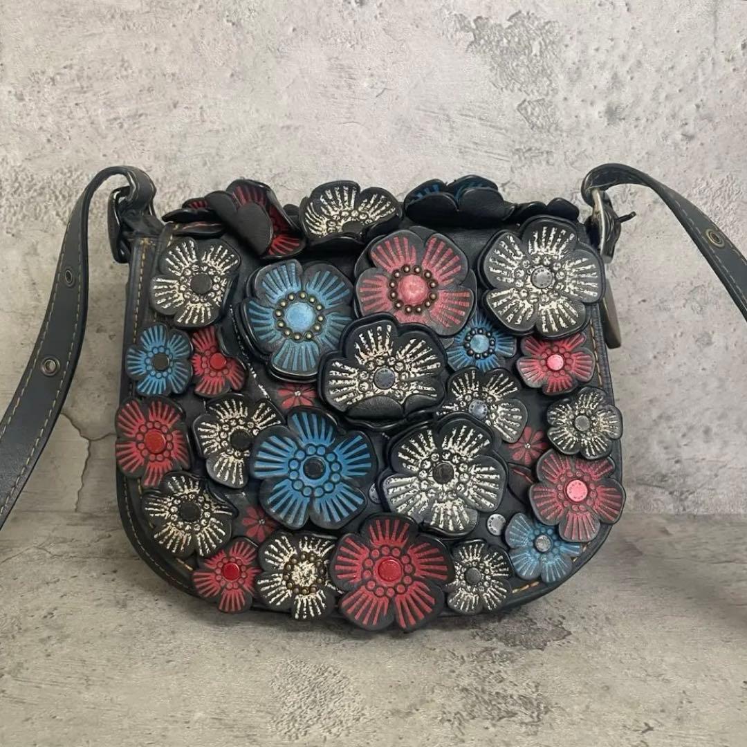 Coach Tea Rose Saddle Shoulder Bag　コーチ　ショルダーバッグ　ティーローズ　レザー　黒　ブラック