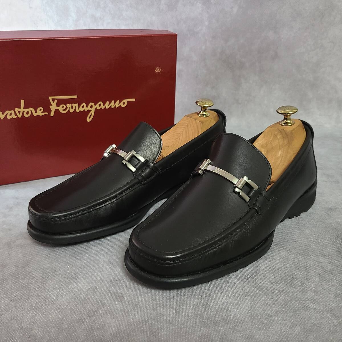 新品未使用　箱付　Salvatore Ferragamo　サルヴァトーレフェラガモ　PASQUALE　レザー　ローファー　6 1/2EE　シューズ　靴　黒　245　250