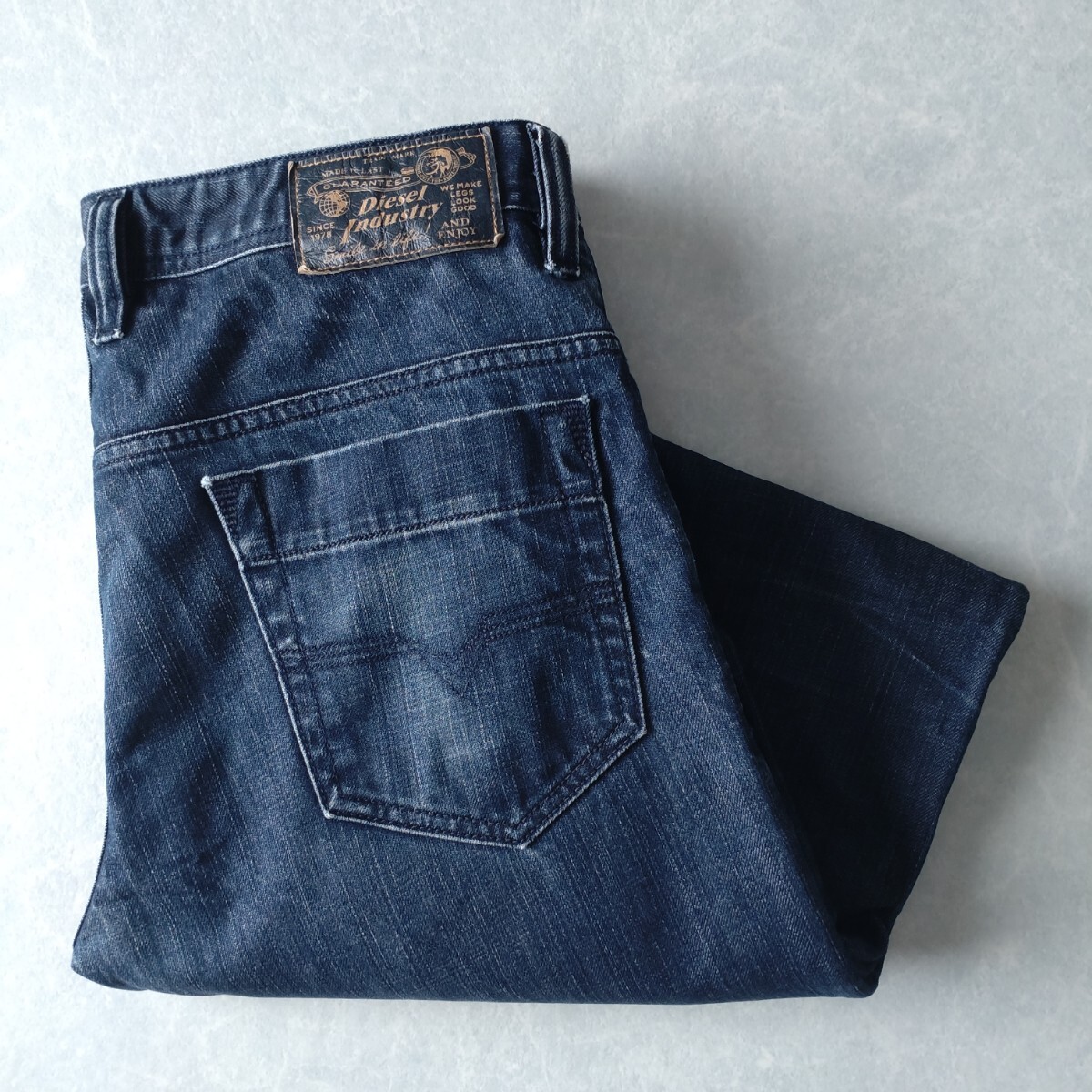 ■古着 DIESEL INDUSTRY ディーゼル USA製 SAFADO ジーンズ デニムパンツ REGULAR SLIM STRAIGHT 実寸W32L30【L6379】