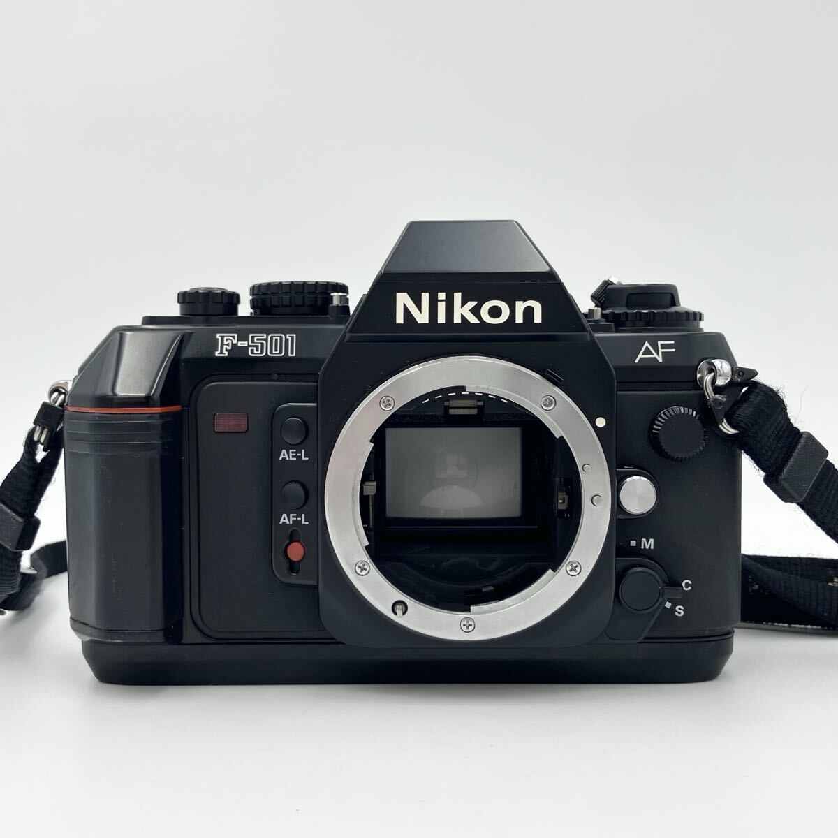 Nikon ニコン F-501 AFフィルム一眼レフカメラ ボディ 本体のみ 動作未確認 中古品