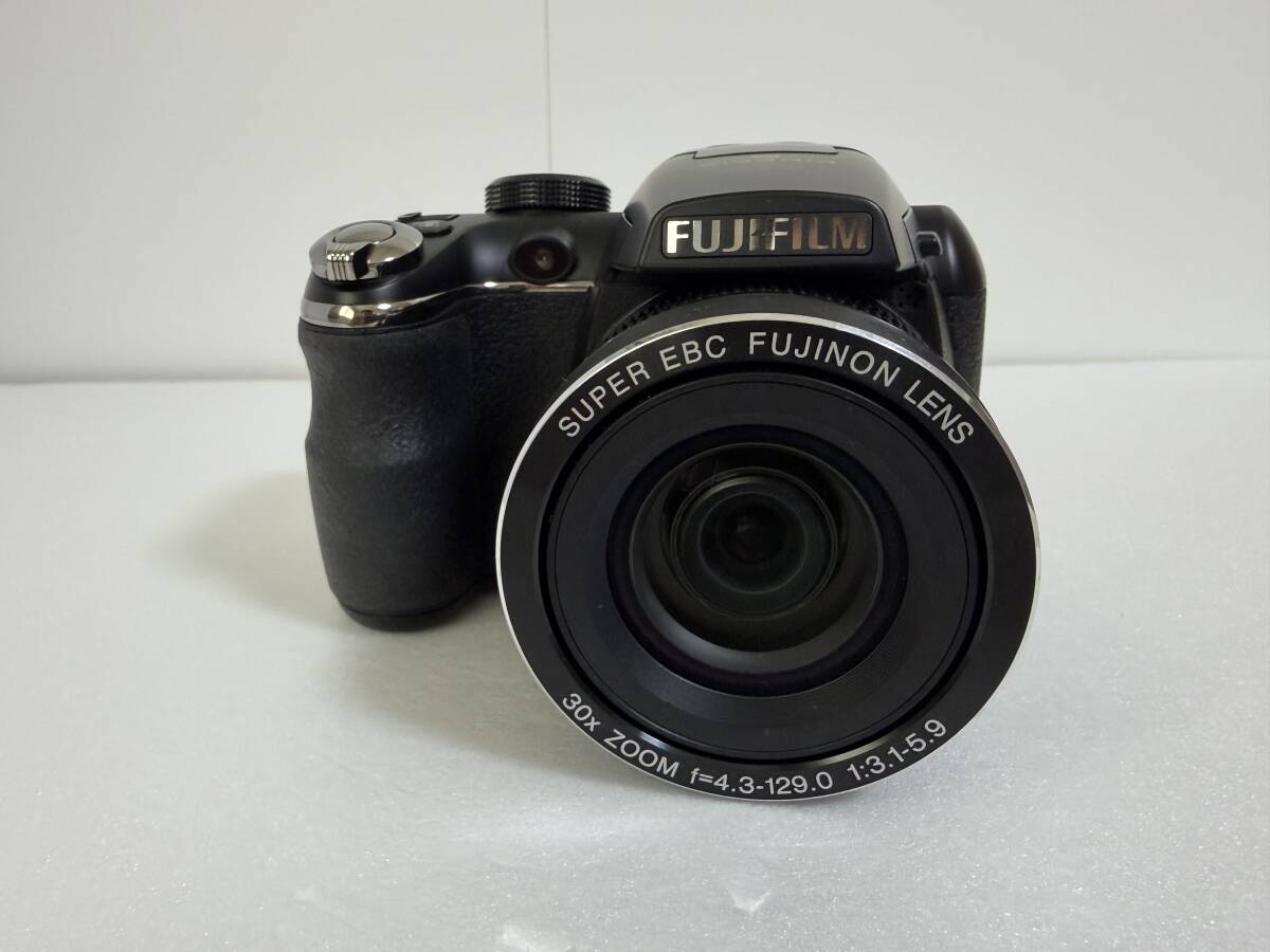 【美品】富士フィルム FUJIFILM FinePix S4500 30x 単三電池仕様 レンズキャップ デジタルカメラ