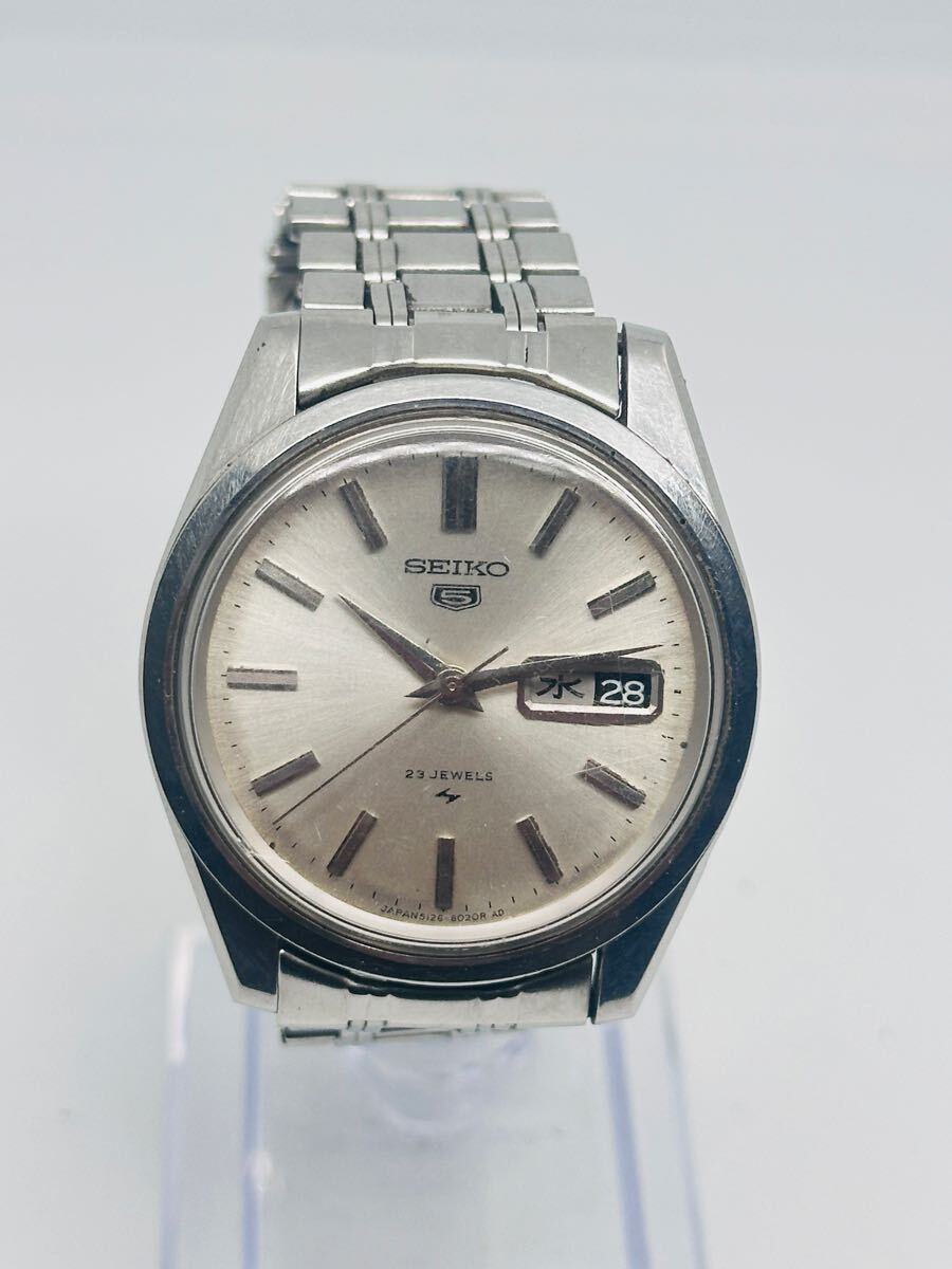 No.35 SEIKO 5 5126-8020 23石 自動巻き メンズ腕時計 シルバー文字盤 デイデイト 稼働品 純正ブレス 中古 37mm