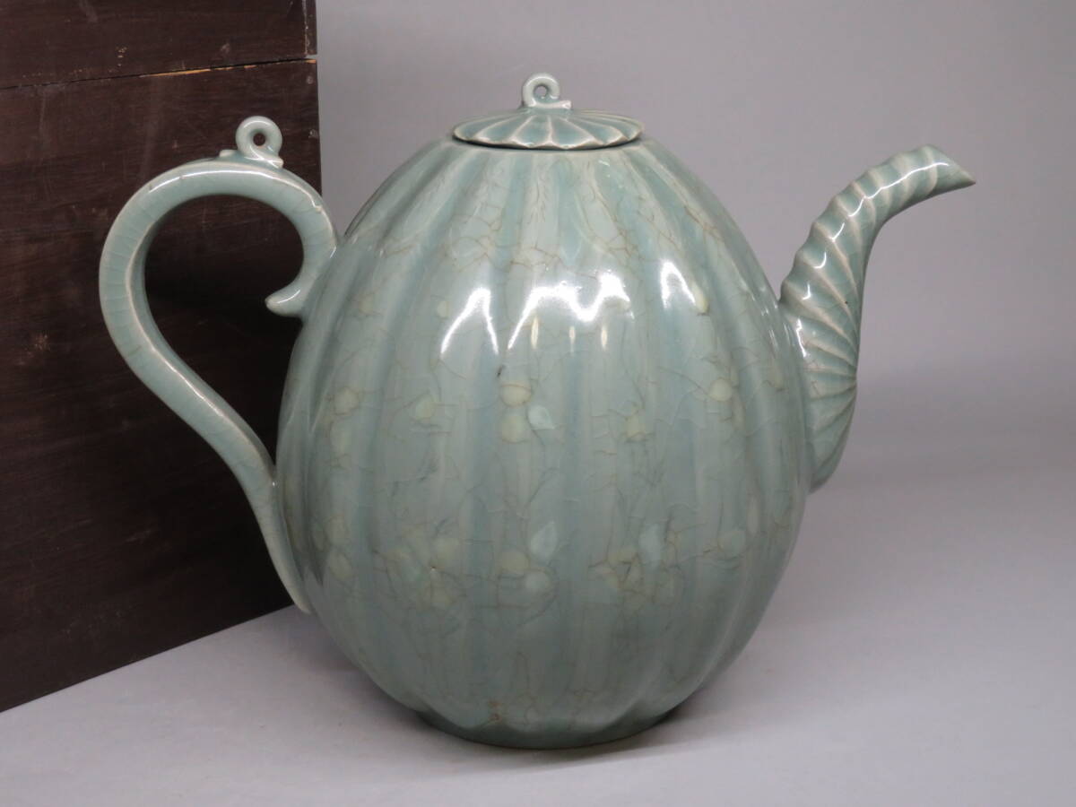 【李朝/高麗 特集出品】高麗 青磁象嵌瓜形水注　箱付　朝鮮古陶磁器/李朝時代 朝鮮美術　lot:61433