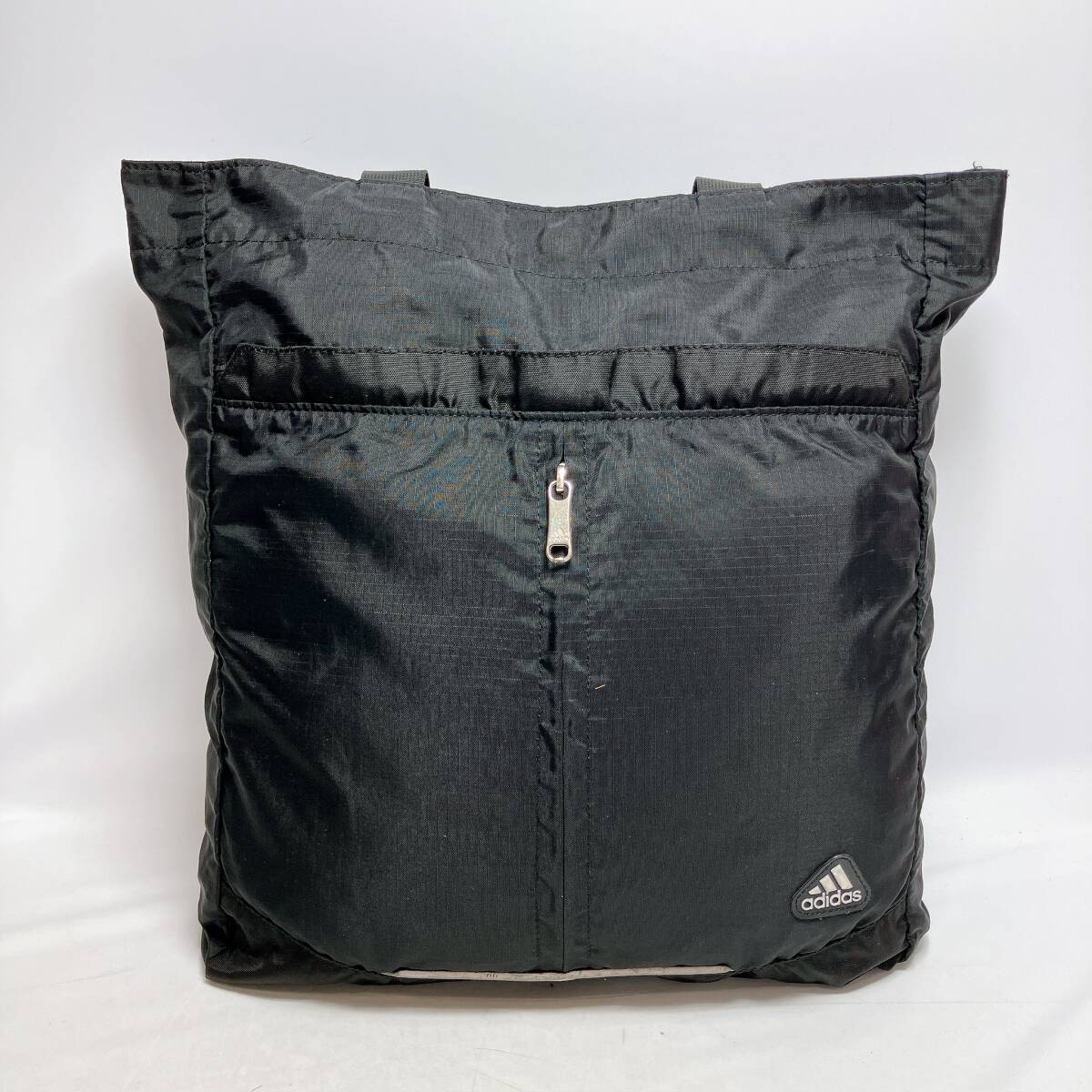 D1397◯ adidas アディダス ハンドバッグ トートバッグ ブラック 黒 ナイロン ロゴ ワンポイント ジッパーポケット ユニセックス