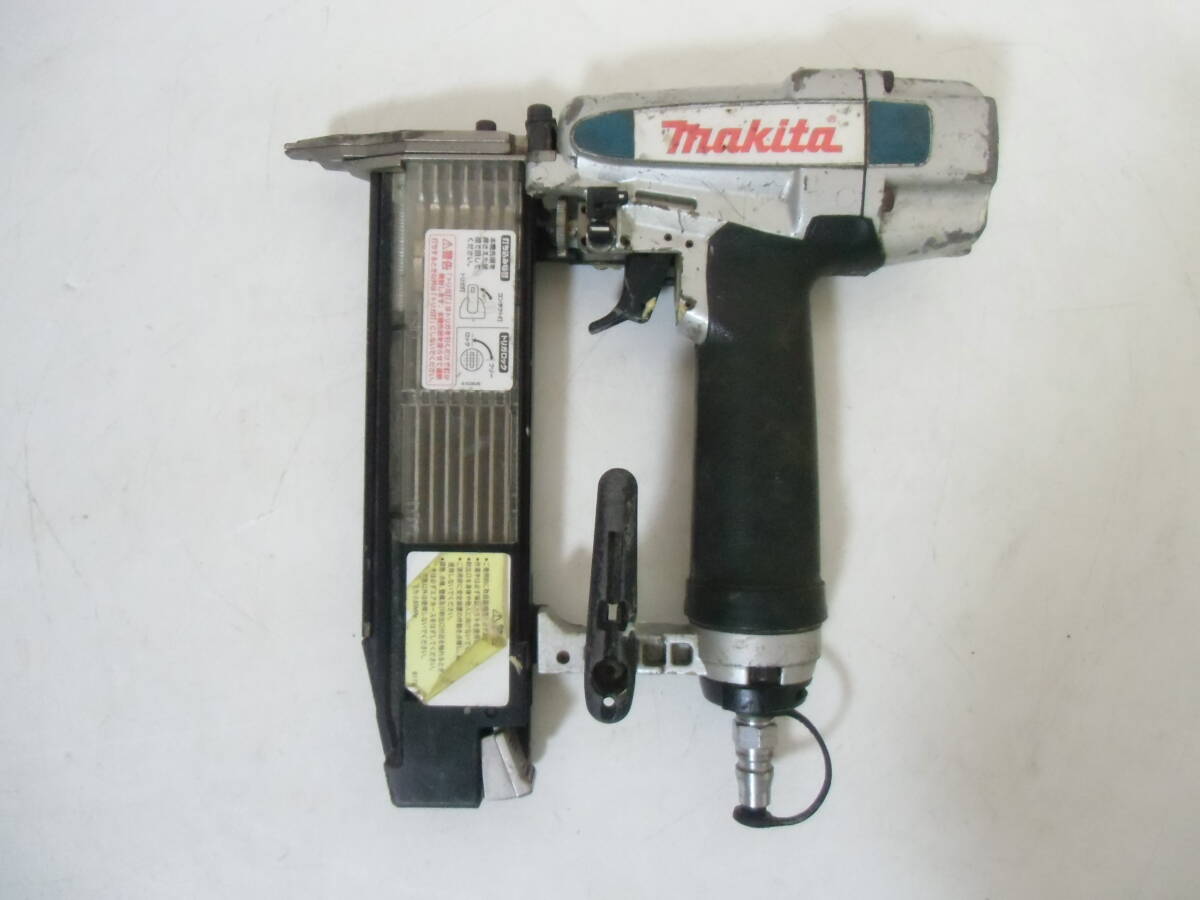 □ マキタ makita 仕上げ釘打ち機 フィニッシュネイラ AF502N 常圧 エア工具