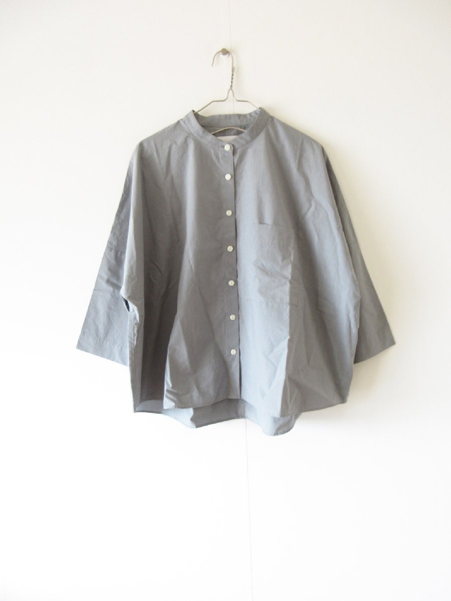 美品 HUIS / ハウス 遠州織物 U112-347 8分袖タイプライタークロスバンドカラーブラウス F B.GRAY * シャツ コットン