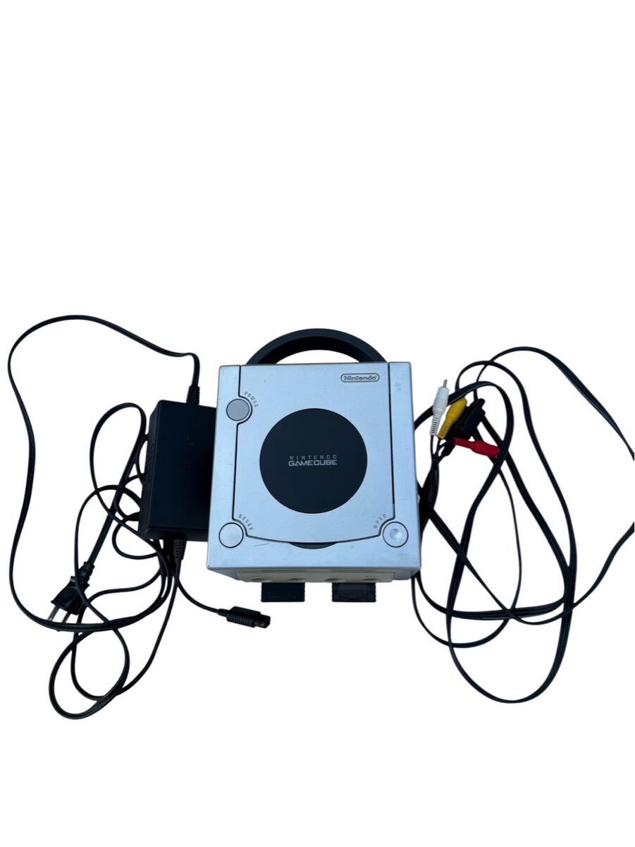 任天堂 ゲームキューブ 本体 シルバー DOL-001 コントローラー 2個付き ケーブル類付属 GC カセットピクミン2付き 現状品 #I
