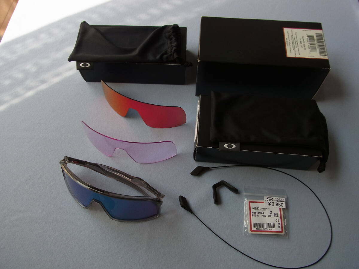 ◆OAKLEY SUTRO オークリー スートロ プリズム レンズ3枚付 サングラス 【USED】 アイウェア ◆ストラップ コードおまけ付