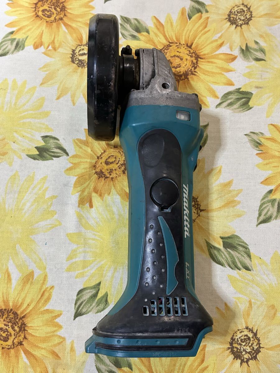 makita マキタ 100mm充電式ディスクグラインダ GA402D 本体のみ 不稼動 ジャンク品 部品取り
