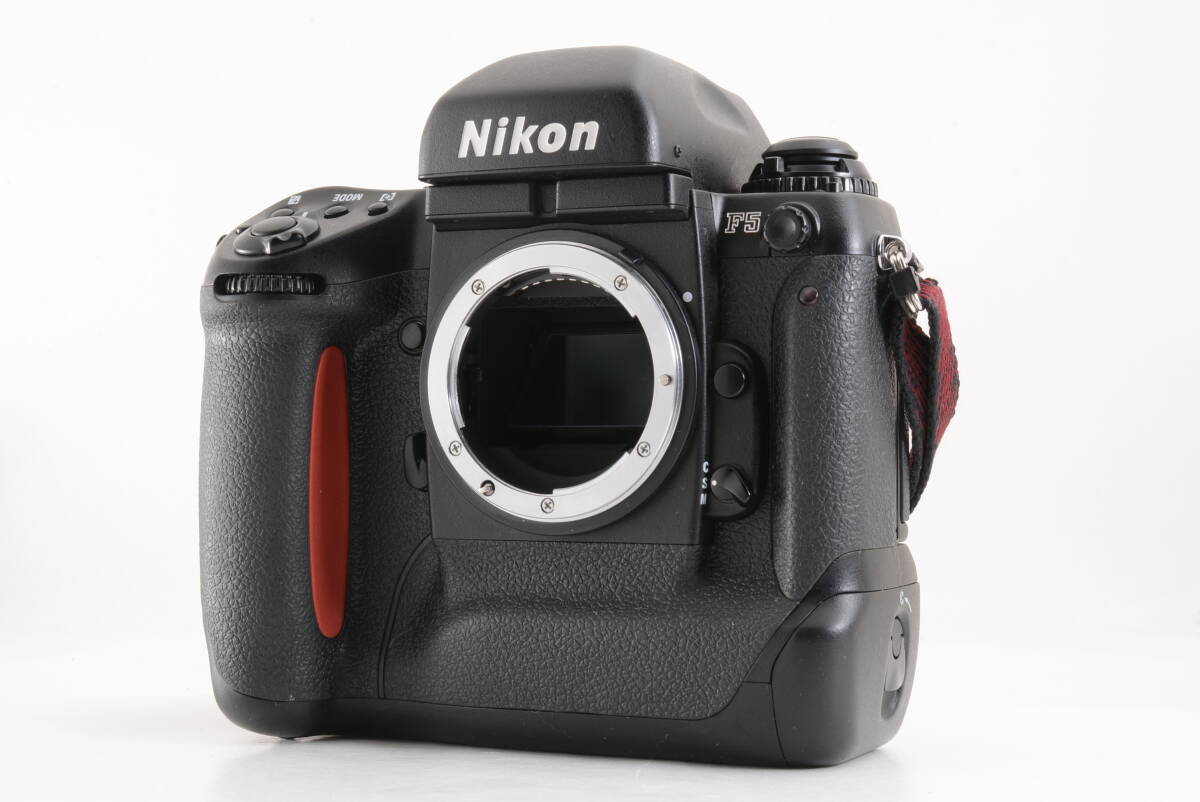 動作品 ニコン Nikon F5 AF ボディ 一眼レフ フィルムカメラ 管F3317