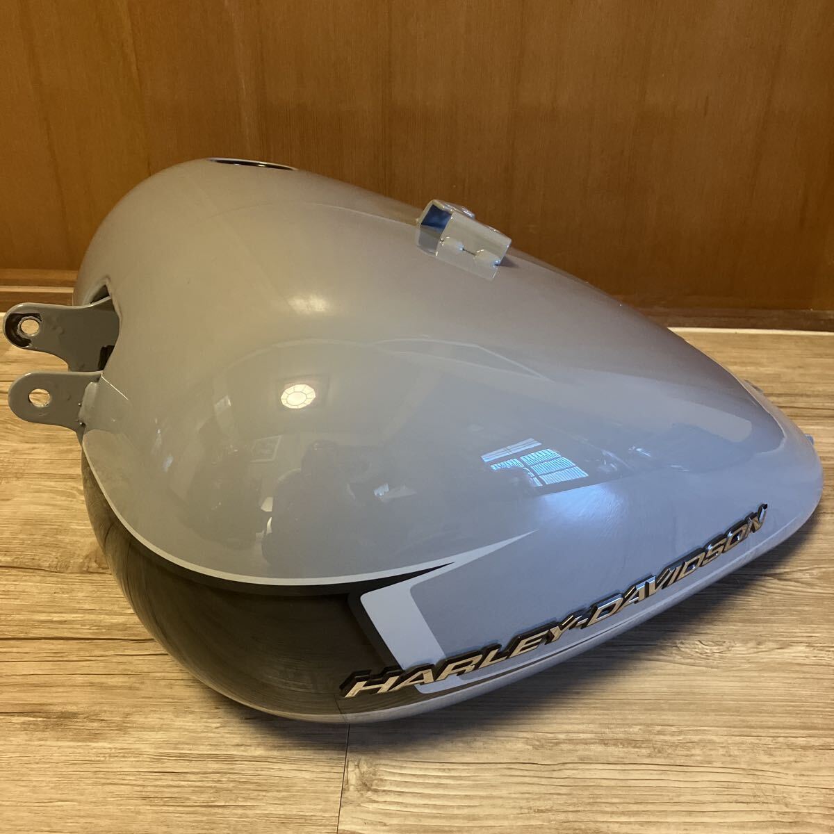 【新車取り外し品】Harley-Davidson ハーレー ソフテイル ブレイクアウト FXBR 1920 純正 タンク グレー ガソリンタンク