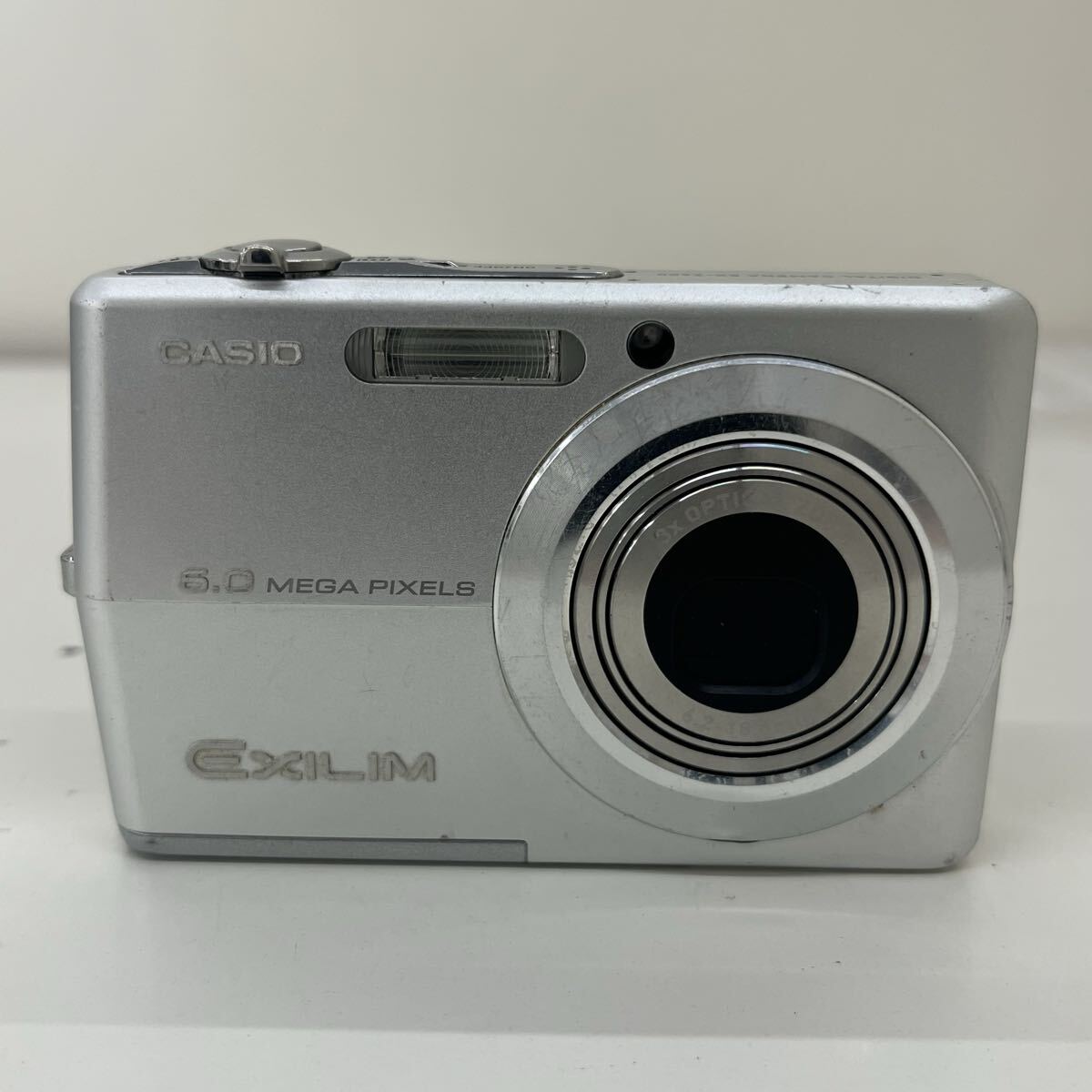 CASIO カシオ EXILIM デジタルカメラ シルバー 6.0MEGA バッテリー欠品 動作未確認 平成レトロ オールドコンデジ 本体のみ