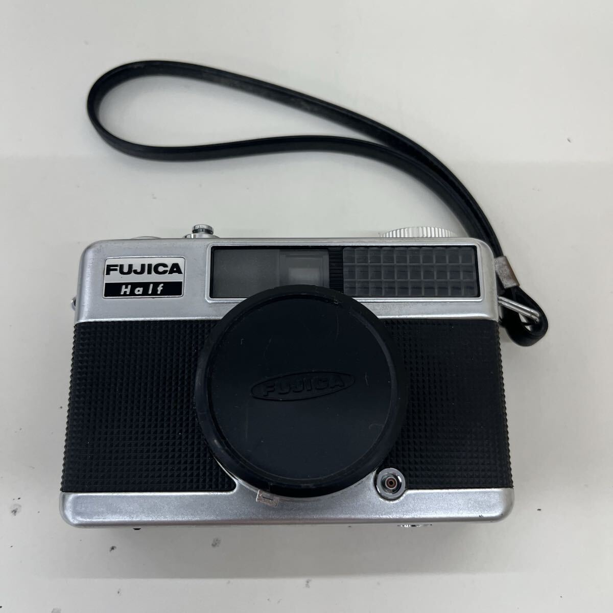 【ジャンク】FUJICA Half フジカ ハーフ フィルムカメラ 昭和レトロ 純正レンズキャップ付 動作未確認 ハーフカメラ レトロコンデジ風 