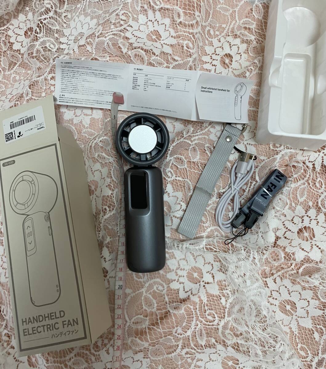 新品　未使用　扇風機　ハンディファン　4ウェイ　首掛け　持ち歩き　小型扇風機　グレー　ブラック　卓上　冷却プレート　暑さ対策　