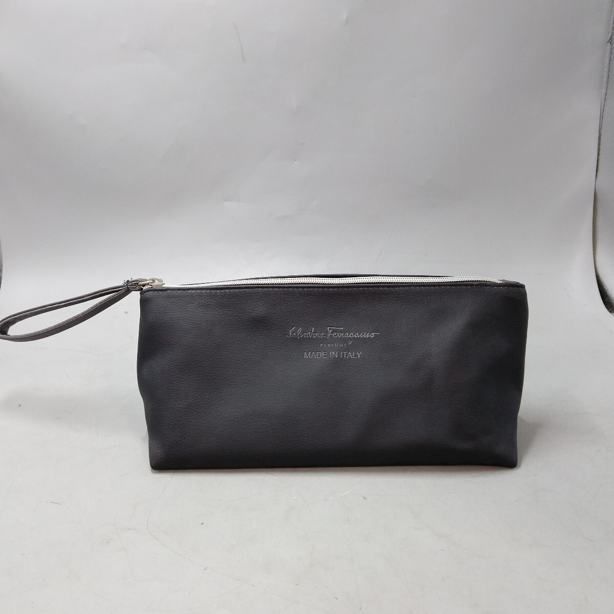 F Salvatore Ferragamo サルヴァトーレ・フェラガモ　ブラック レザー セカンドバッグ ポーチ