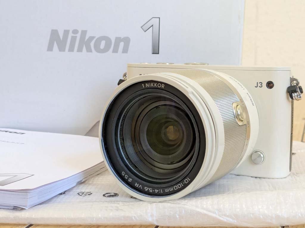 △Nikon ニコン ミラーレスカメラ Nikon1 J3