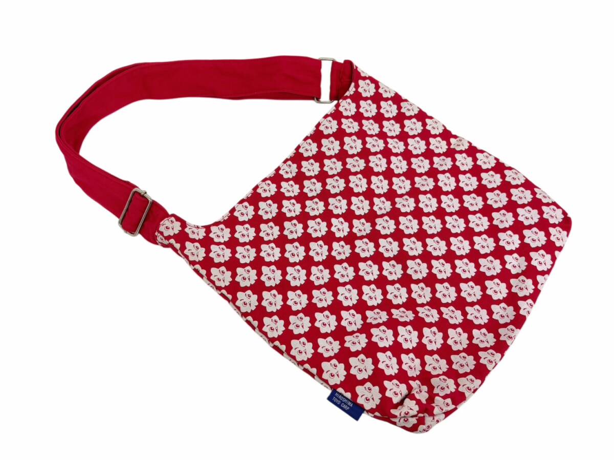 【美品】送料無料 広島カープ CARP もみじ坊や ショルダーバッグ 公式グッズ 総柄 レア 完売品 レッスンバッグ 応援 観戦
