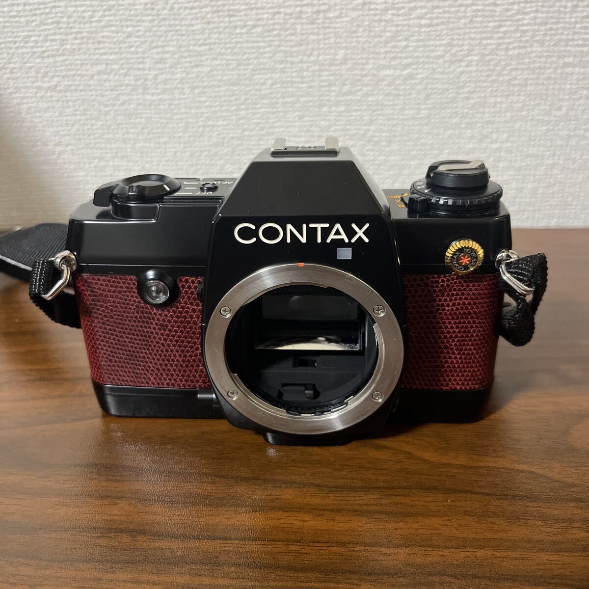 CONTAX 137 MD QUARTZ 50周年記念モデル トカゲ皮 フィルムカメラ コンタックス ボディ シャッター動作確認済み 希少