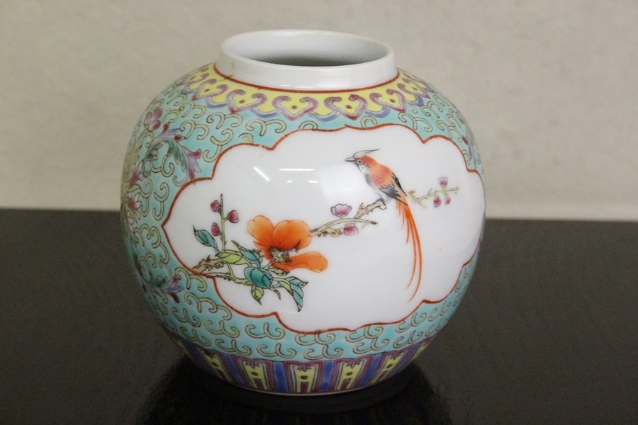 TB526景徳鎮製 粉彩 飾壺◇在銘/中国美術/唐物/古玩/花鳥文/床飾/花器/花瓶/色絵/磁器/工芸/時代/骨董/古美術/古道具タグボート