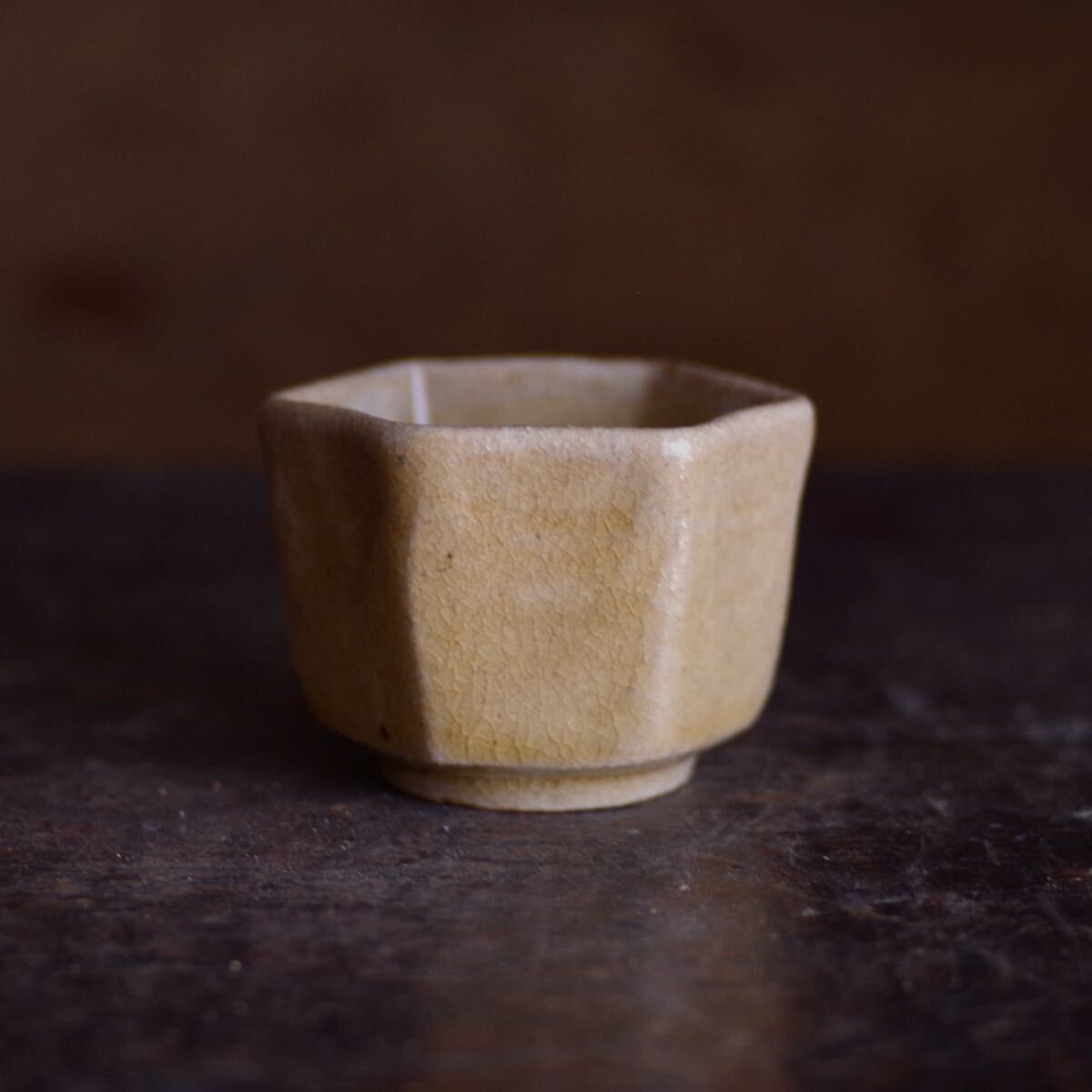 【希少】時代灰釉六角盃 黄瀬戸 酒器 酒盃 ぐい呑 茶道具 向付 古民藝 骨董 瀬戸 美濃 検古唐津志野織部桃山青山二郎秦秀雄白洲正子魯山人