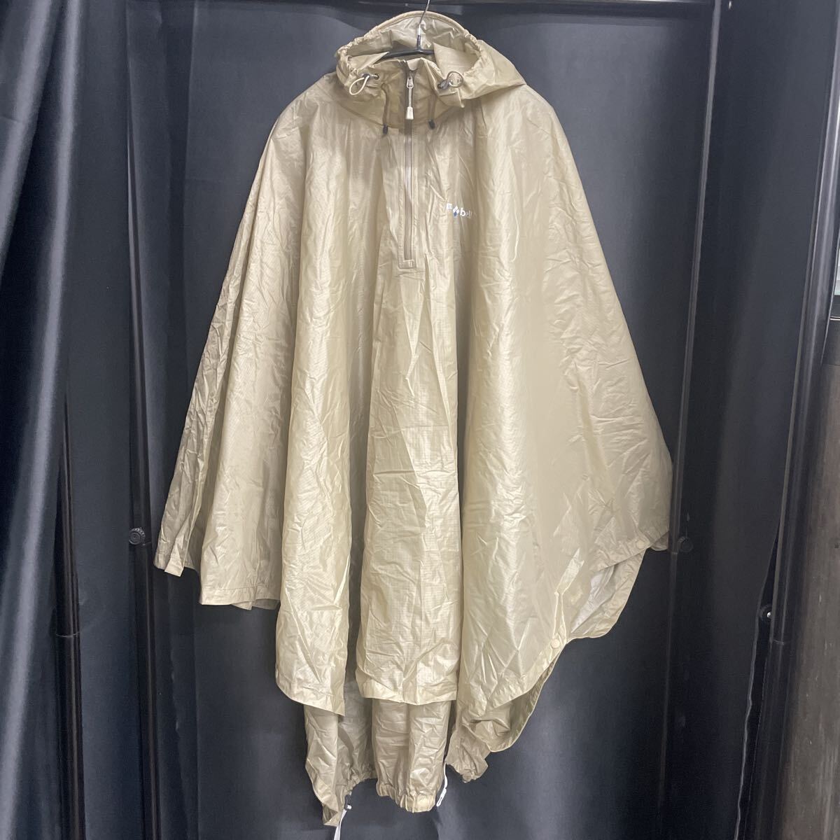 WQ1288●mont-bell：トレッキングレインポンチョ 1128667 男女兼用 ●L● ベージュ モンベル レインコート アウトドア 登山 野外フェス 