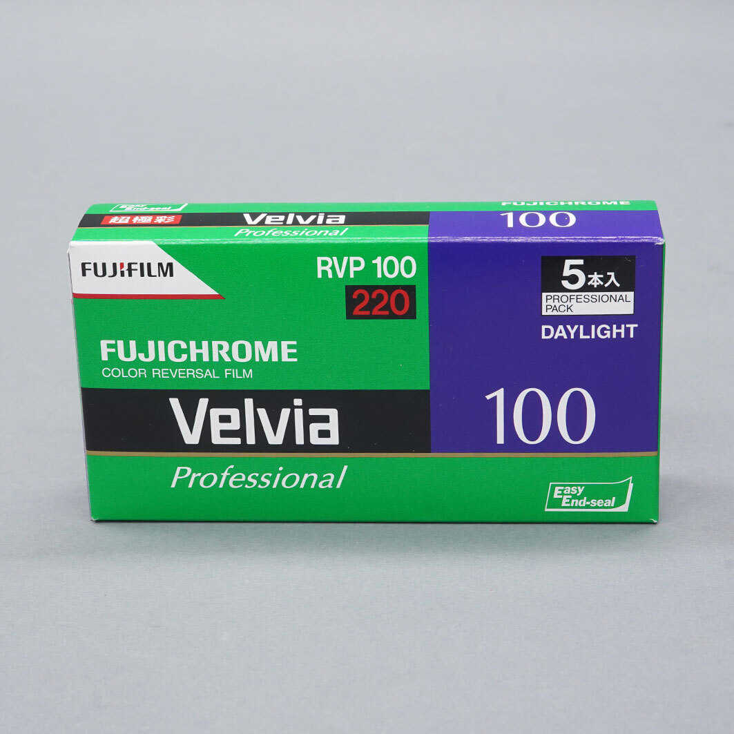 【31】 FUJICHROME Professional　Velvia 100 DAYLIGHT 220 フィルム 5本パック　期限切れ　その４