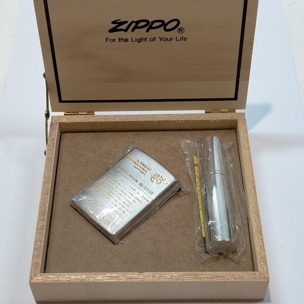 5点以上落札で送料無料！ Zippo ジッポー 関西国際空港限定 ライター and オイルケース 現状品 シルバー 4004647