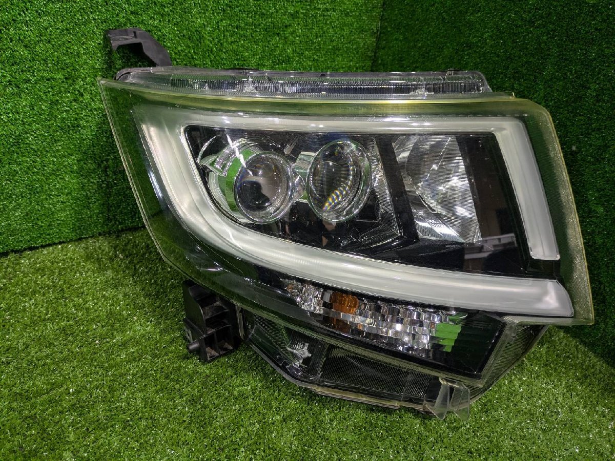 ステラカスタム　LA150F/LA160F　純正　右ヘッドランプ　ライト　Koito 100-69010　LED　中古品　ムーヴ　LA150S (SP828-3-4-4)