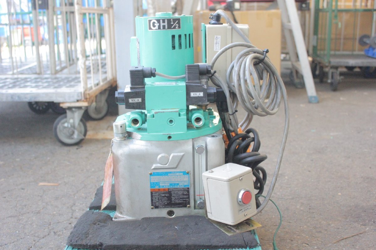 ☆【3W0604-2】 大阪ジャッキ G形油圧ポンプ GH1/2S-K1-AD 100V AI-ZER ジャンク